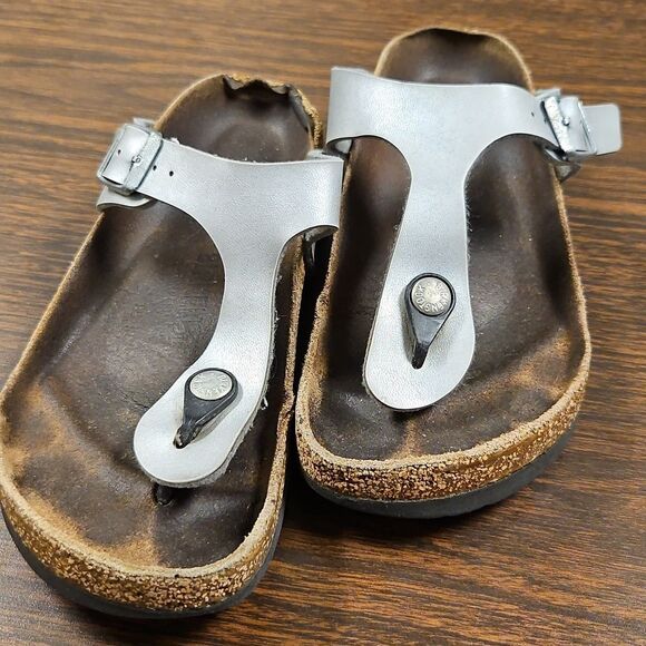 Birkenstock Gizeh Sandals Silver Leather Size 35 - Picture 2 of 6